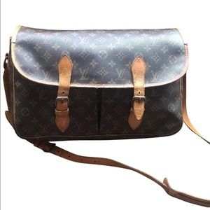 Louis Vuitton Gibeciere GM Monogram